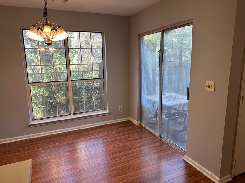 Building Photo - 1057 Rock Creek Ln