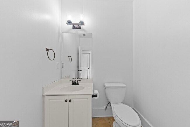 Building Photo - 135 Idlewilde Dr