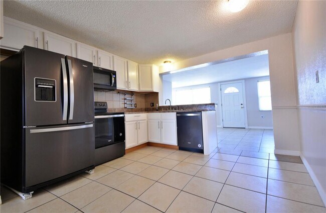 Building Photo - 13738 Melanie Ave