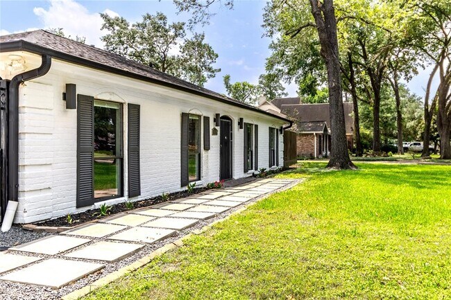 Building Photo - 1614 Hillendahl Blvd