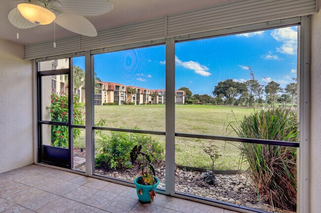 Building Photo - 5390 Woodland Lakes Dr