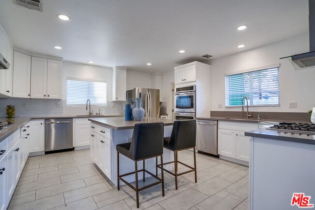 Building Photo - 12527 Emelita St