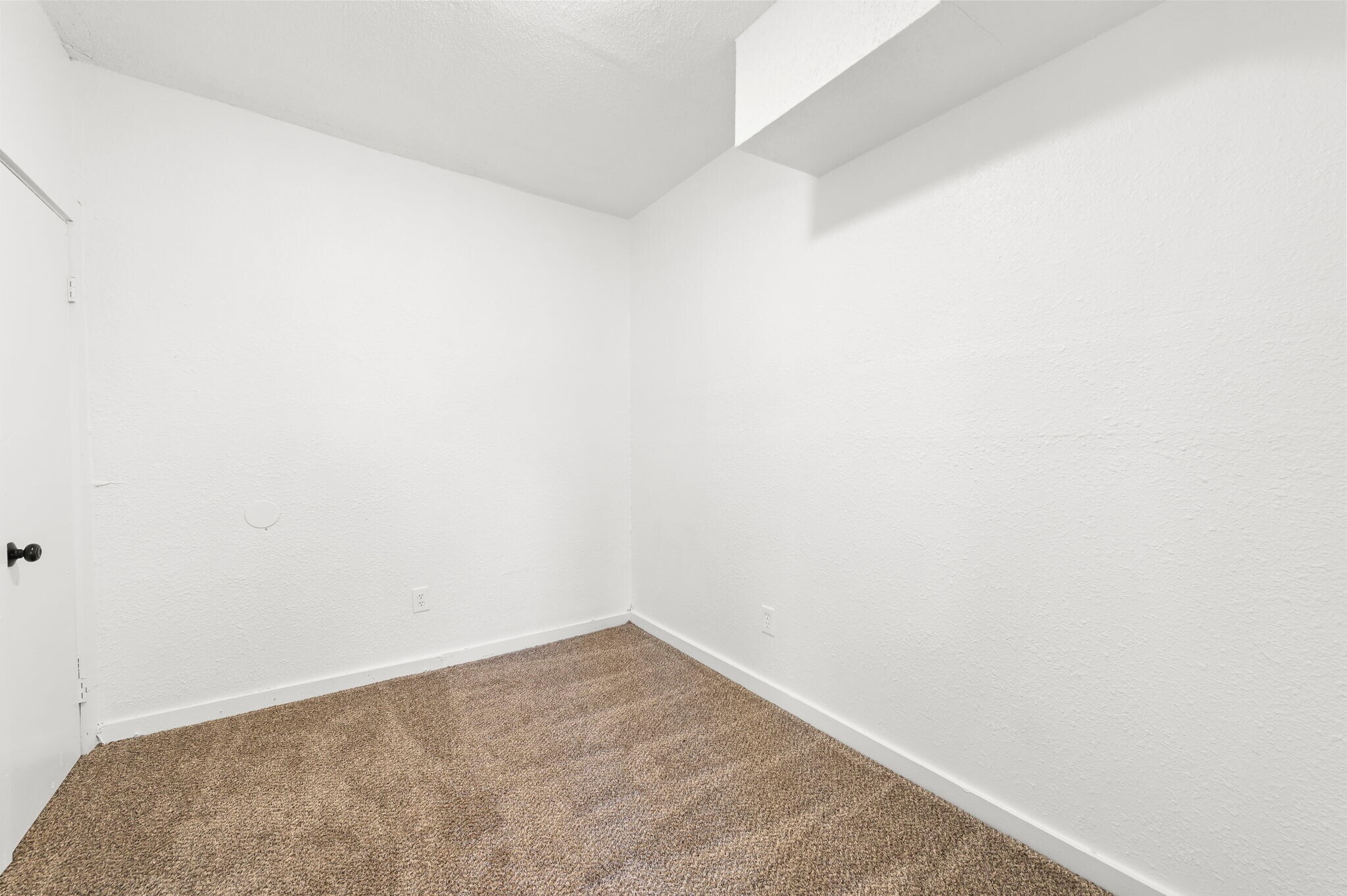 Building Photo - 2207 E 24th Ter