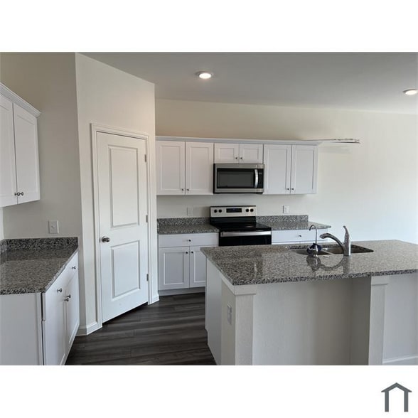 Building Photo - 1073 Long Bay Ct