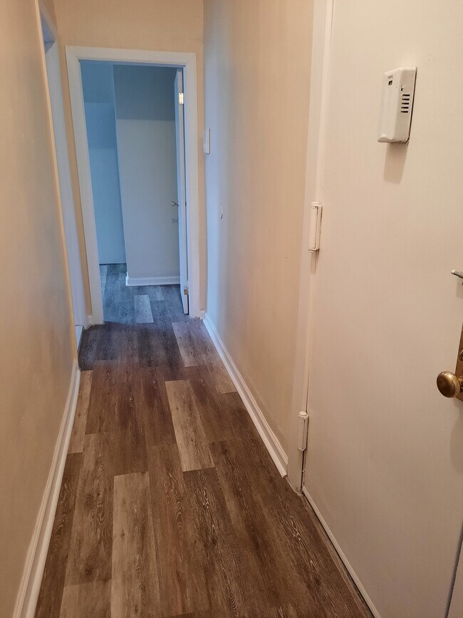 Hallway - 23 Cortlandt St