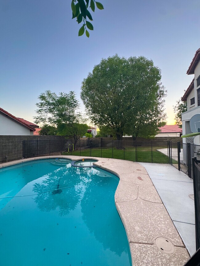 Building Photo - Marshall Ranch Five Bedroom