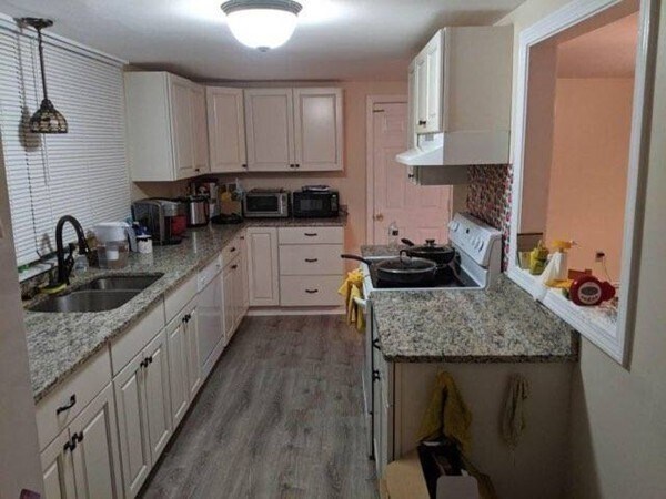 Building Photo - 95 Providence St