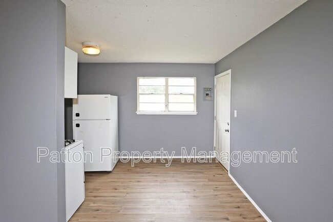 Building Photo - 3810 Mesa Verde Dr