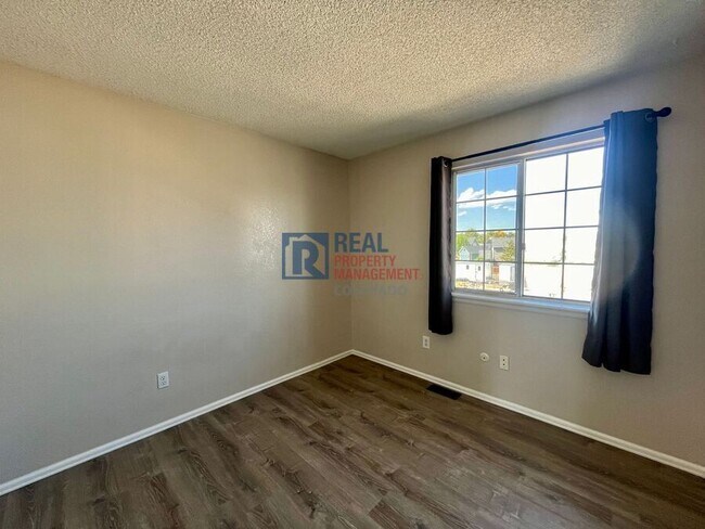 Building Photo - 4177 S Mobile Cir