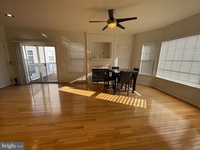 Building Photo - 6256 Shackelford Terrace