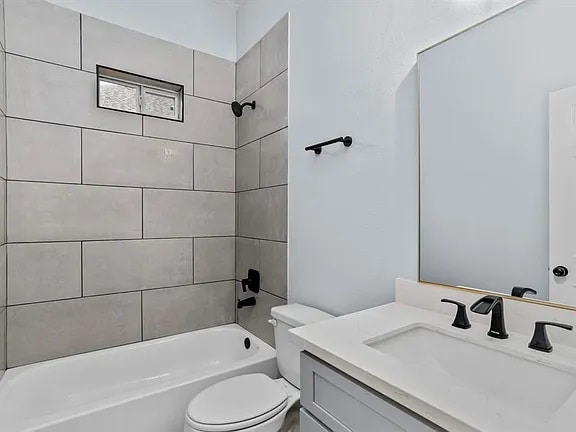 Building Photo - 7502 Sandle St