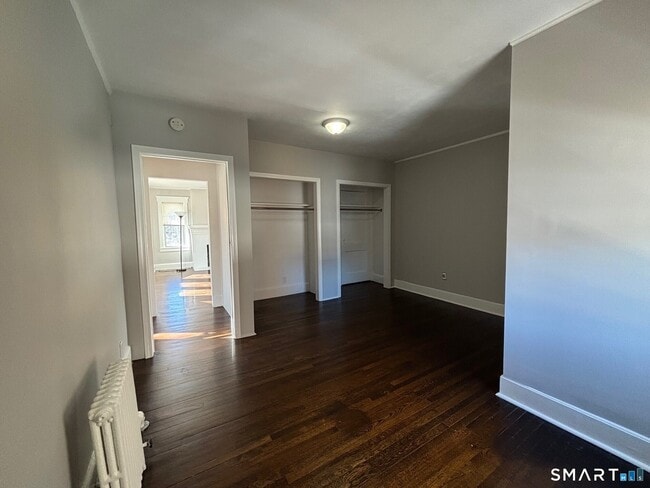 Building Photo - 52 Hoyt St