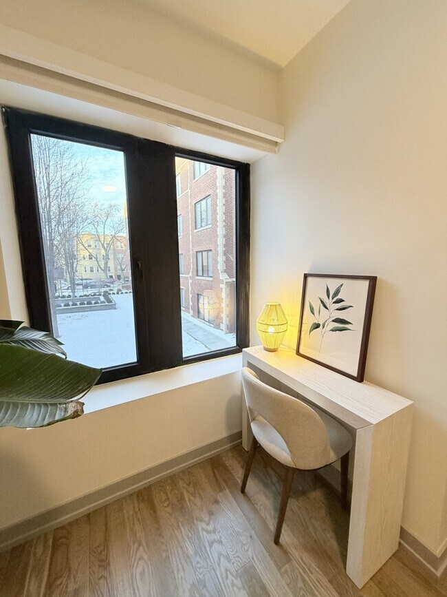 Building Photo - 1335 W Estes Ave