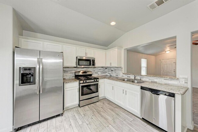 Building Photo - 233 Wallops