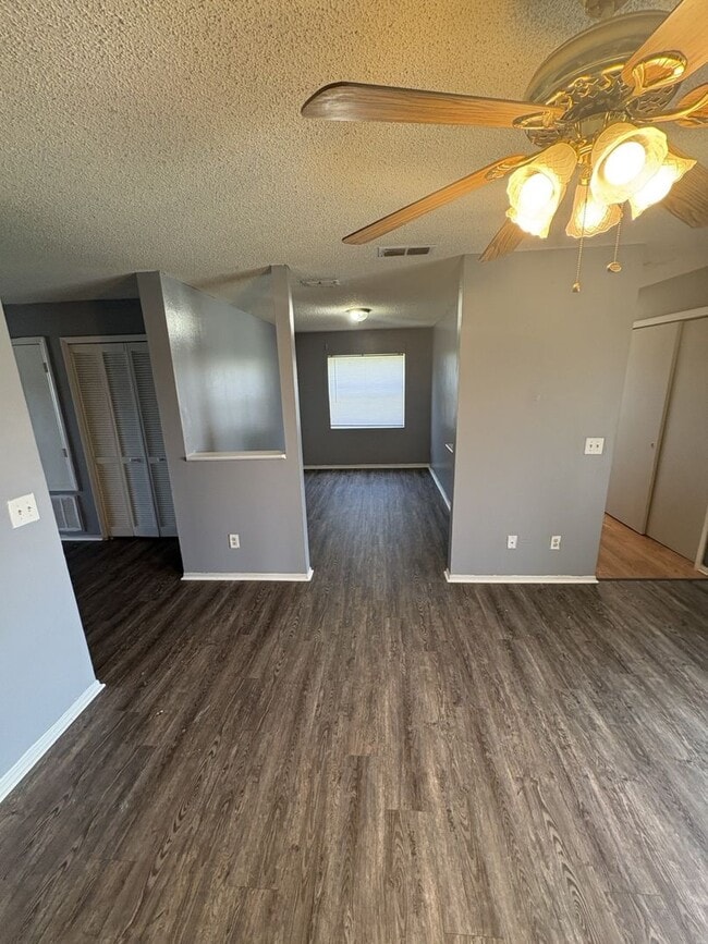Building Photo - 4261 Pershing Pointe Pl