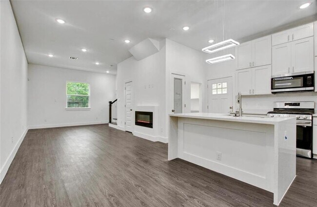Building Photo - 4512 Brinkley St