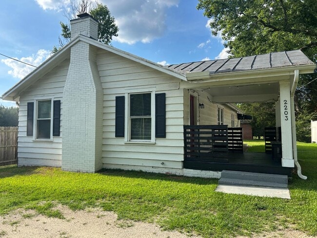 Building Photo - 2203 E Garner Rd