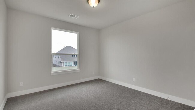 Building Photo - 208 Mirabeau Way