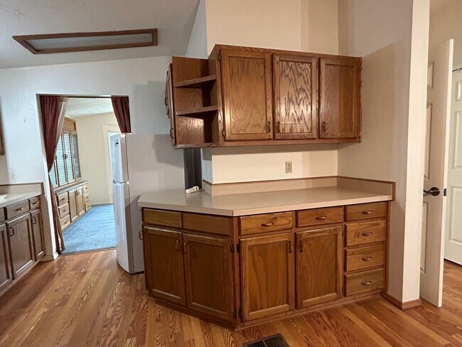 Building Photo - 8 Bass Ct