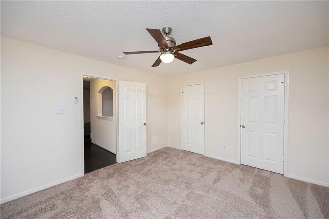 Building Photo - 2327 Centerbrook Ln