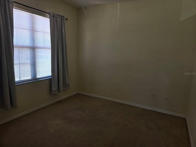 Building Photo - 1250 Clove Dr