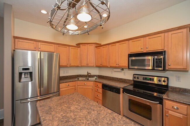 Building Photo - Stunning Row End Townhome In Excellent Loc...