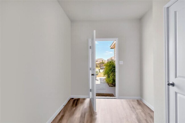 Building Photo - 360 Bell Rings Dr