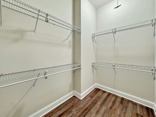 Building Photo - Brand New Rental in North Hall!