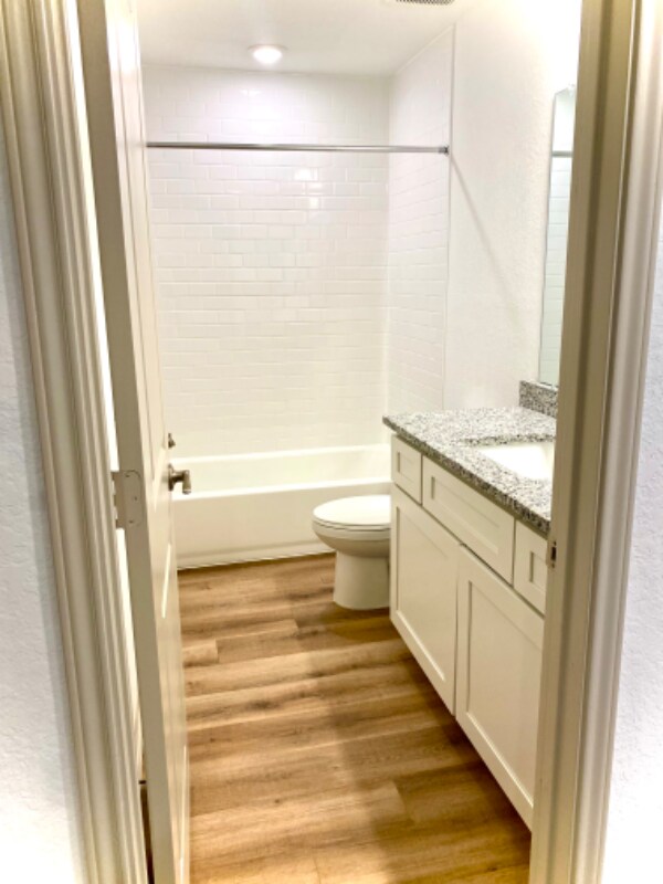 Building Photo - 7512 Magnolia Vlg