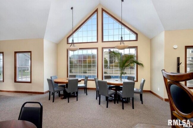 Building Photo - 4102 Creek Hill Dr