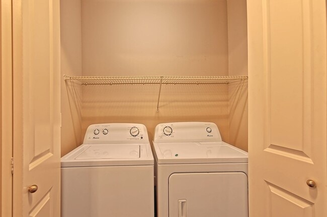 Building Photo - Ask about our move-in special!