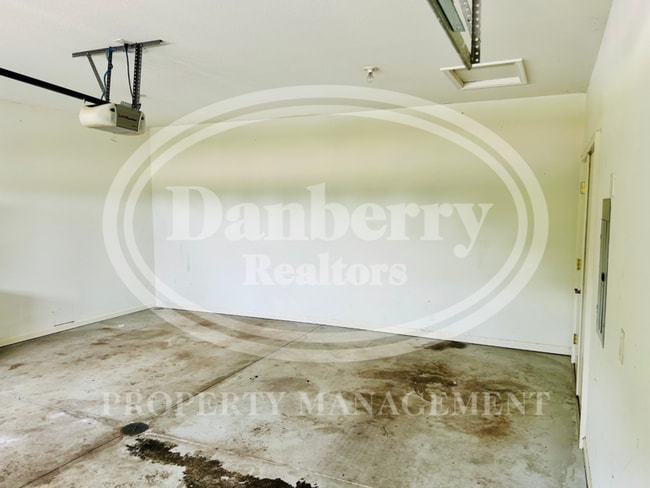 Building Photo - 1429 River Park Ln