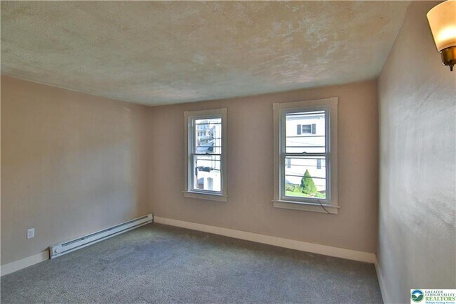 Building Photo - 68 W Center St