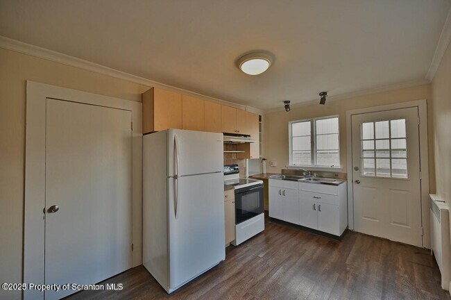 Building Photo - 1025 Ridge Ave