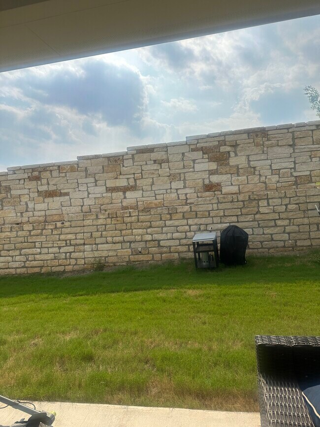 Building Photo - 905 Leaning Oak Ln