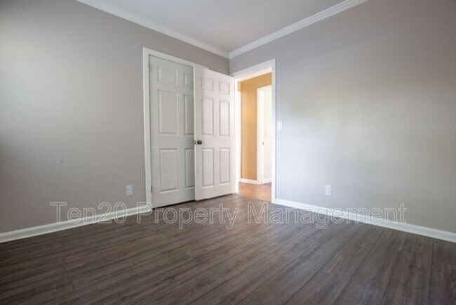 Building Photo - 2813 Edgewood Rd