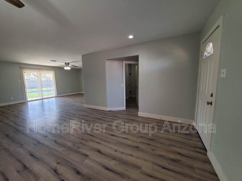 Building Photo - 4023 N 80th Dr