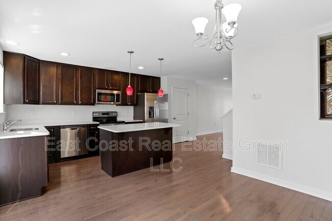 Building Photo - 43 Savage Ct