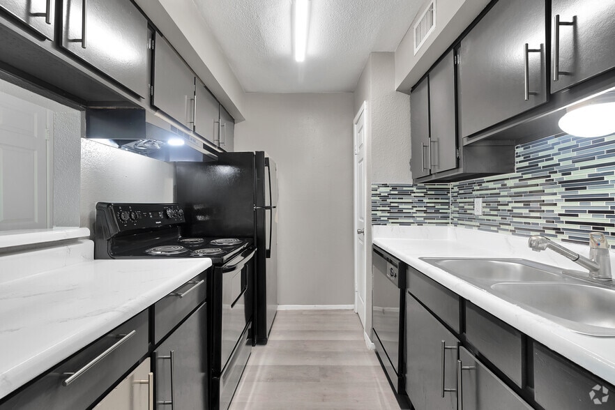 Primary Photo - Estates at Westchase