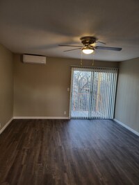 Building Photo - 734 N Country Acres Ave