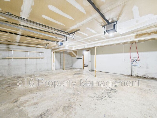 Building Photo - 7939 NW 79th Pl