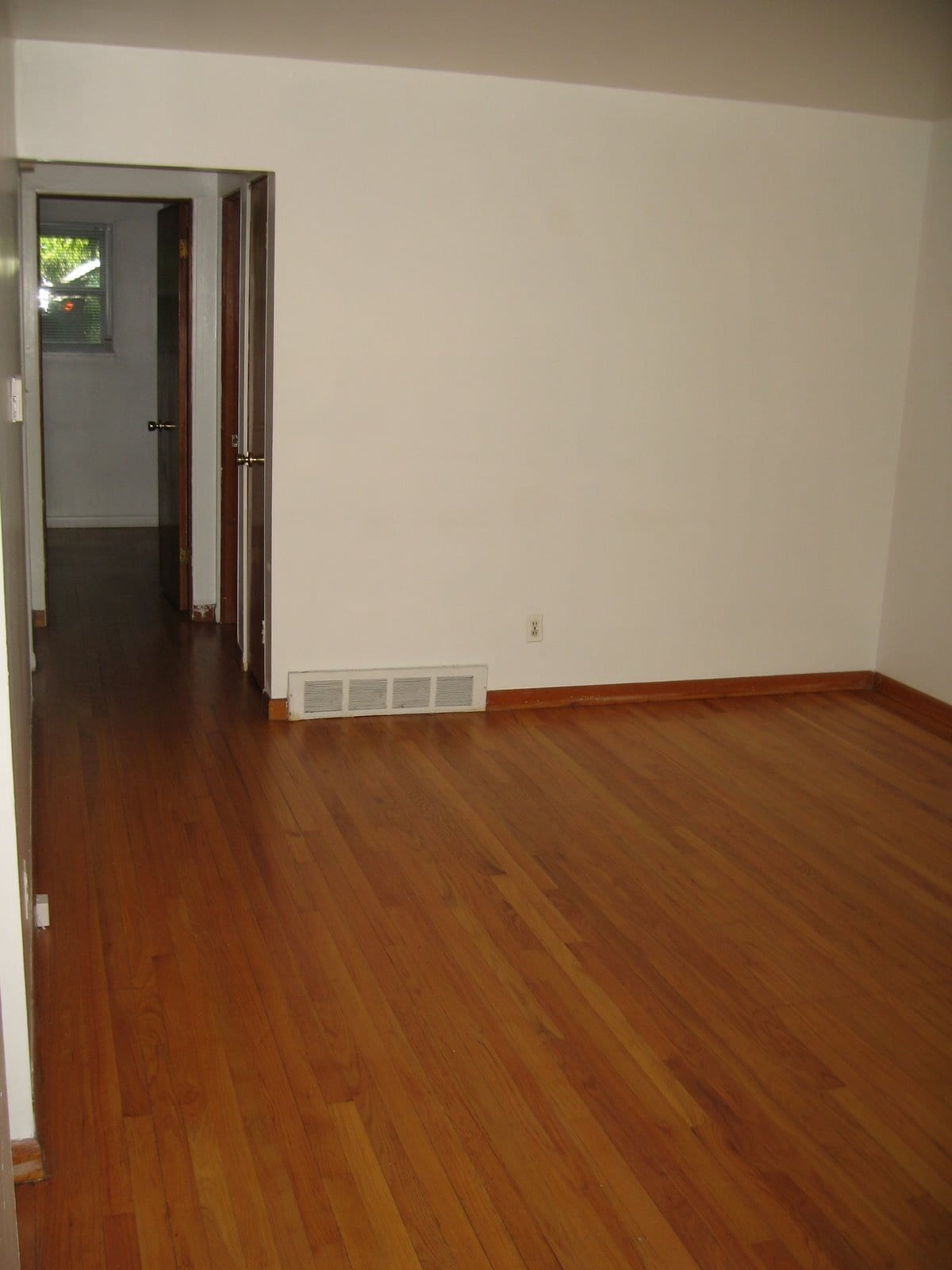 Building Photo - 115 Grandview Dr