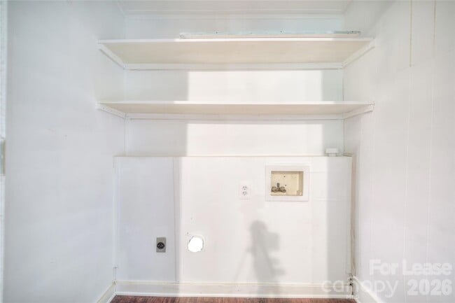 Building Photo - 620 N Moran St