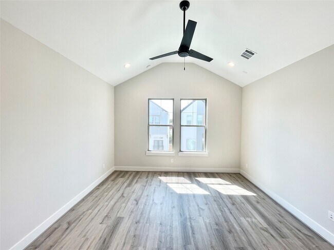 Building Photo - 3716 Creekmont Gardens Ln
