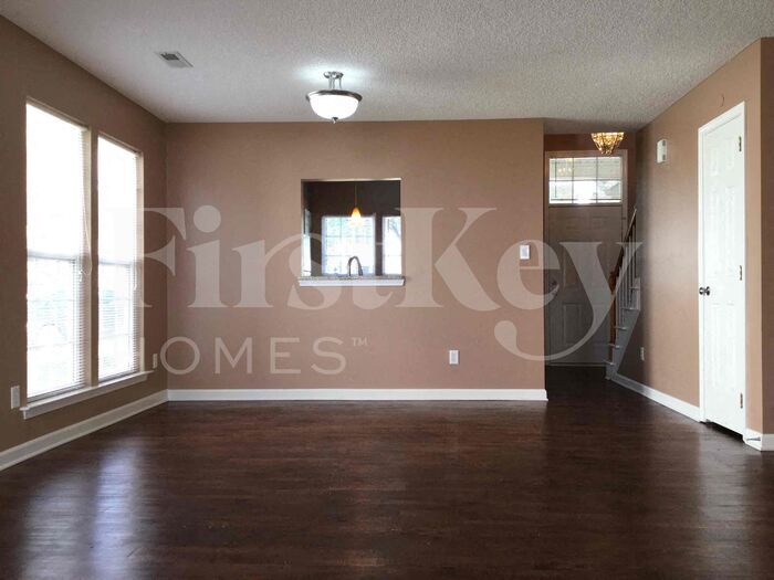 Building Photo - 1027 Hipp Rd