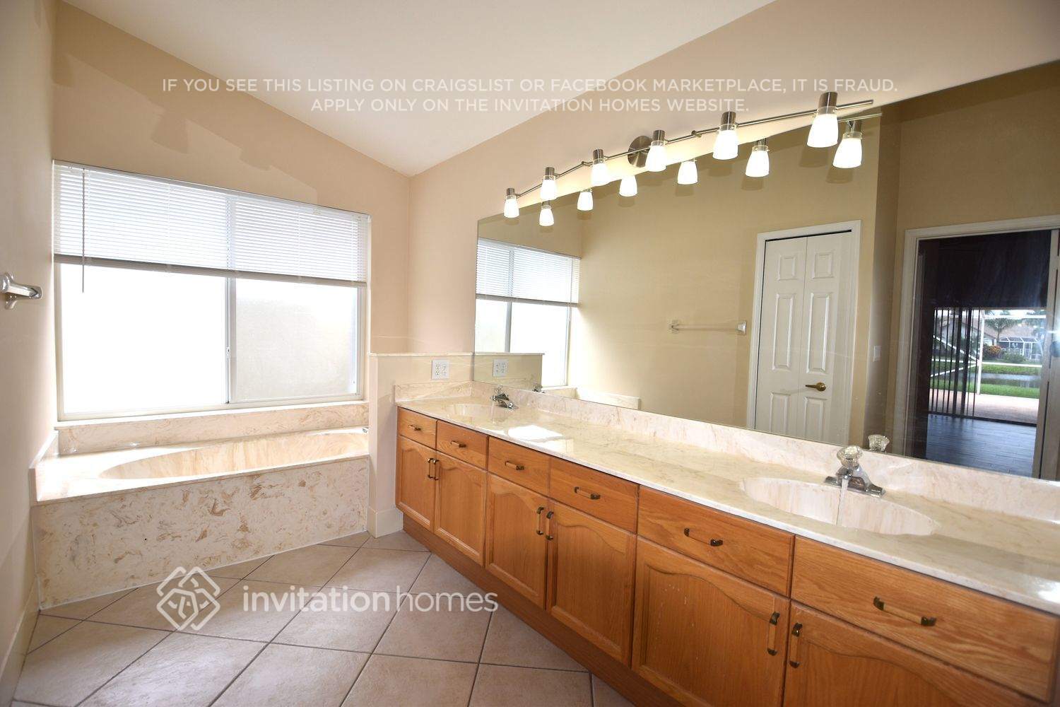 Building Photo - 6863 Blue Bay Cir