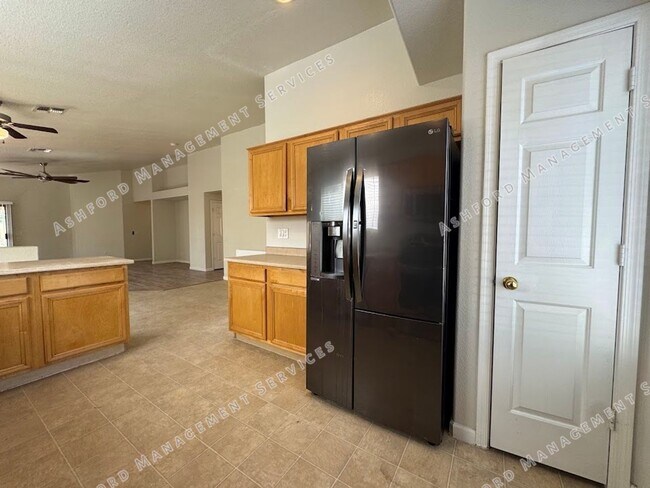Building Photo - BEAUTIFUL 3 BEDROOM 2 BATHROOM HOME IN GOODYEAR