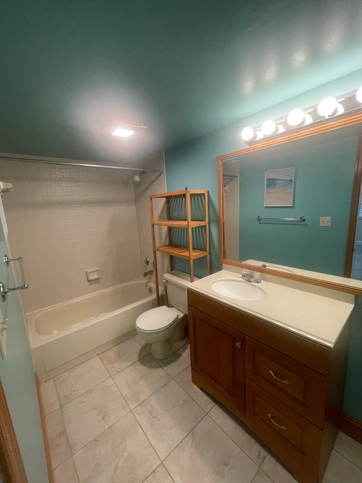 Building Photo - 2073 Coral Ridge Dr