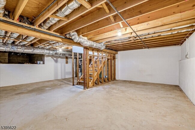 Building Photo - 536 Elsie Ave