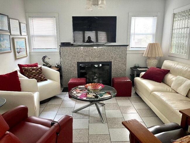 Building Photo - 11 Delaware Ave